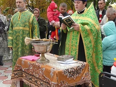 Преподобне отче наш Сергие, моли Бога о нас! – У Поклонного креста в селе Внуковичи Новозыбковского района совершен молебен о восстановлении храма