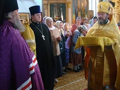 Епископ Клинцовский и Трубчевский Сергий возглавил торжества по случаю 1025-летия Крещения Руси и совершил Божественную литургию в храме в честь чуда Архистратига Михаила в Хонех города Новозыбкова