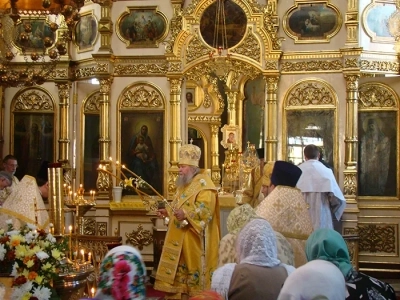 Епископ Клинцовский и Трубчевский Сергий возглавил торжества по случаю 1025-летия Крещения Руси и совершил Божественную литургию в храме в честь чуда Архистратига Михаила в Хонех города Новозыбкова