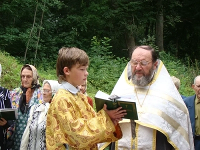 Пресвятая Богородице, помогай нам! – в селе Каташин Новозыбковского района, в день празднования Казанской иконе Божией Матери, совершено Молебное пение на месте разрушенного Казанского Собора