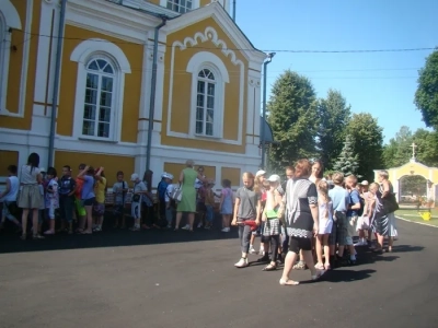 Более 1000 детей пришли в Храм в честь чуда Архистратига Михаила в Хонех города Новозыбкова!