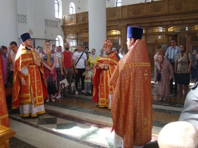 В Неделю святых Жен-Мироносиц в Брянском Кафедральном Соборе во Имя Святой Троицы состоялась соборная и конференция матушек Брянской Епархии