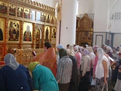 В Неделю святых Жен-Мироносиц в Брянском Кафедральном Соборе во Имя Святой Троицы состоялась соборная и конференция матушек Брянской Епархии