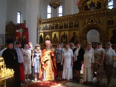 В Неделю святых Жен-Мироносиц в Брянском Кафедральном Соборе во Имя Святой Троицы состоялась соборная и конференция матушек Брянской Епархии