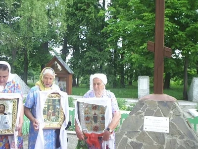 «О еже быти воде сей целительной душ и телес, и всякия сопротивныя силы отгнательней…» (Чинопоследование Малого освящения воды): в посёлке Замишево Новозыбковского района, на месте разрушенного храма, было совершено Молебное пение о здравии жителей селения