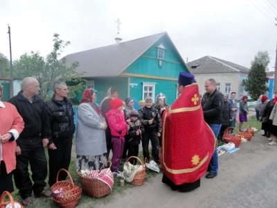 ХРИСТОС ВОСКРЕСЕ! Освящение пасхальных приношений совершено в селах Новозыбковского района