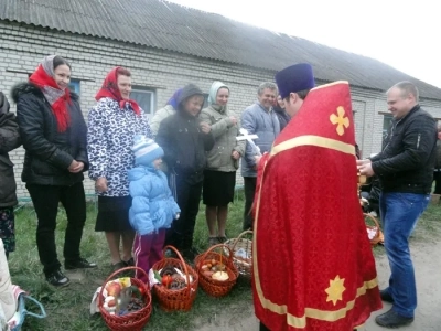 ХРИСТОС ВОСКРЕСЕ! Освящение пасхальных приношений совершено в селах Новозыбковского района