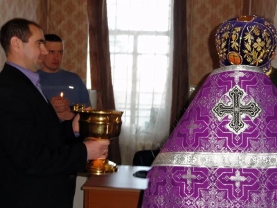 В УФСКН города Новозыбкова совершено Молебное пение о наркозависимых, а также о здравии всех сотрудников службы