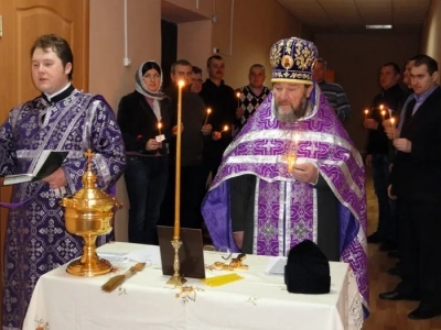 В УФСКН города Новозыбкова совершено Молебное пение о наркозависимых, а также о здравии всех сотрудников службы