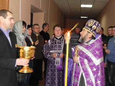 В УФСКН города Новозыбкова совершено Молебное пение о наркозависимых, а также о здравии всех сотрудников службы