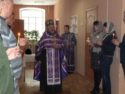 В УФСКН города Новозыбкова совершено Молебное пение о наркозависимых, а также о здравии всех сотрудников службы