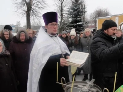 «Сам убо, Человеколюбче Царю, прииди и ныне наитием Святаго Твоего Духа и освяти воду сию» - (Чинопоследование Великаго освящения воды в Богоявление): Крещение Господне 2013 года в Новозыбковском благочинии