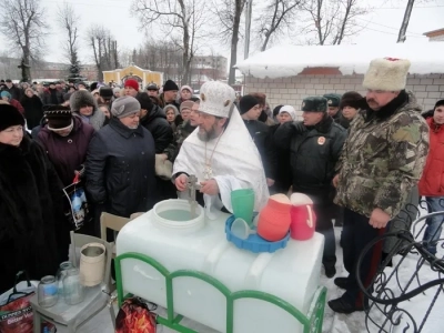 «Сам убо, Человеколюбче Царю, прииди и ныне наитием Святаго Твоего Духа и освяти воду сию» - (Чинопоследование Великаго освящения воды в Богоявление): Крещение Господне 2013 года в Новозыбковском благочинии