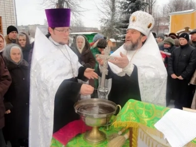 «Сам убо, Человеколюбче Царю, прииди и ныне наитием Святаго Твоего Духа и освяти воду сию» - (Чинопоследование Великаго освящения воды в Богоявление): Крещение Господне 2013 года в Новозыбковском благочинии