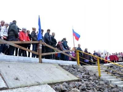 «Благословляется и освящается студенец сей, и вода в нем сущая, Благодатию Святаго Духа, излиянием воды сия священныя, во Имя Отца, и Сына, и Святаго Духа. Аминь» (Православный требник, в 2-х частях. М., 2003. Чин благословения новаго кладезя).