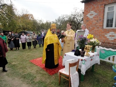 Над селом Новые Бобовичи Новозыбковского района Новозыбковского благочиния Брянской Епархии возвышается Крест