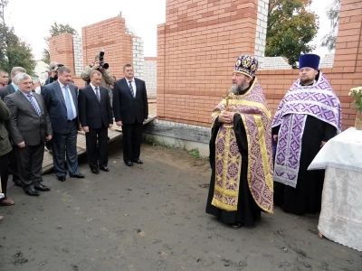 Губернатор Брянской области молился вместе с духовенством и Православными жителями Красногорского района Брянской области