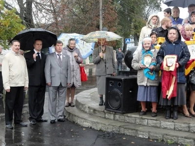 «Еще молимся о граде сем…и о всех верою живущих в нем ! » В День города Новозыбкова совершена молитва у Стелы отцам-основателям города