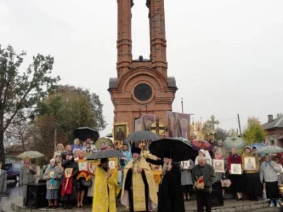 «Еще молимся о граде сем…и о всех верою живущих в нем ! » В День города Новозыбкова совершена молитва у Стелы отцам-основателям города