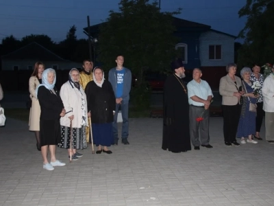 В День памяти и скорби в Новозыбкове прошла акция «Свеча памяти», посвященная памяти тех, кто ценою жизни своей одержал победу в Великой Отечественной Войне