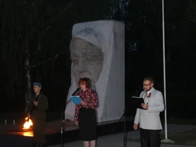 В День памяти и скорби в Новозыбкове прошла акция «Свеча памяти», посвященная памяти тех, кто ценою жизни своей одержал победу в Великой Отечественной Войне