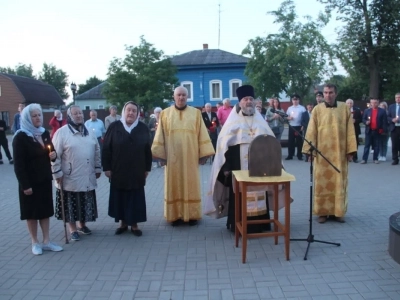 В День памяти и скорби в Новозыбкове прошла акция «Свеча памяти», посвященная памяти тех, кто ценою жизни своей одержал победу в Великой Отечественной Войне