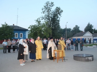 В День памяти и скорби в Новозыбкове прошла акция «Свеча памяти», посвященная памяти тех, кто ценою жизни своей одержал победу в Великой Отечественной Войне