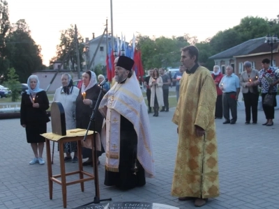 В День памяти и скорби в Новозыбкове прошла акция «Свеча памяти», посвященная памяти тех, кто ценою жизни своей одержал победу в Великой Отечественной Войне