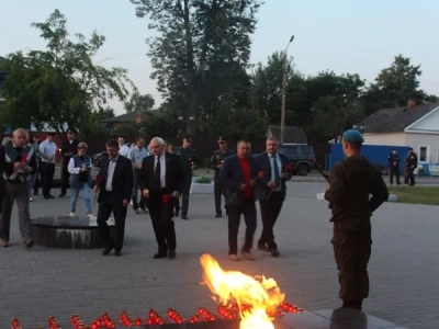 В День памяти и скорби в Новозыбкове прошла акция «Свеча памяти», посвященная памяти тех, кто ценою жизни своей одержал победу в Великой Отечественной Войне