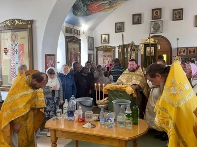 В День Крещения Руси в пгт Красная Гора совершено соборное торжественное Богослужение