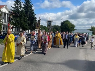 В День Крещения Руси в пгт Красная Гора совершено соборное торжественное Богослужение