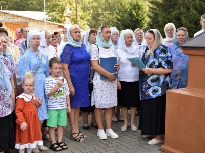 Архиерейское богослужение в Соборном храме Новозыбковского благочиния совершено в день чествования иконе Божией Матери