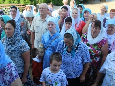 Архиерейское богослужение в Соборном храме Новозыбковского благочиния совершено в день чествования иконе Божией Матери