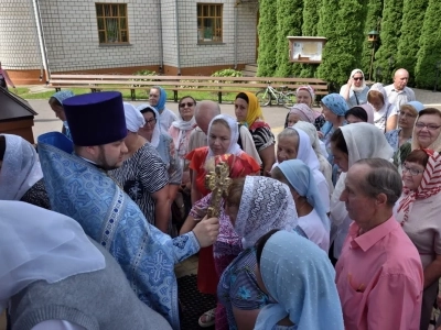 Архиерейское богослужение в Соборном храме Новозыбковского благочиния совершено в день чествования иконе Божией Матери