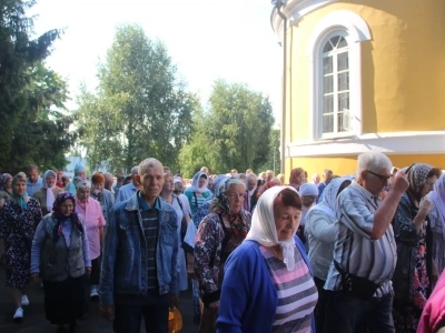 Сладкий праздник: Медовый спас в Новозыбковском благочинии