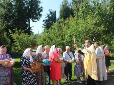 Величай, душе моя, на Фаворе преобразившагося Господа! Преображение Господне молитвенно почтили в Новозыбковском благочинии: Молитва в отдаленных приходах