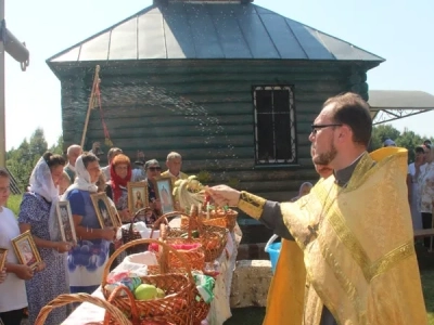 Величай, душе моя, на Фаворе преобразившагося Господа! Преображение Господне молитвенно почтили в Новозыбковском благочинии: Молитва в отдаленных приходах