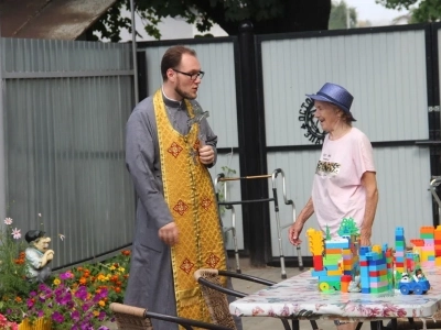 В день попразднства Преображения Господня, священник посетил постояльцев АНО «Центр помощи пожилым людям и инвалидам «Мы вместе» города Новозыбкова