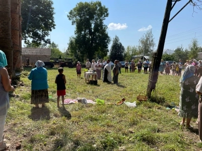 В Праздник Преображение Господне в пгт. Красная Гора и молитва о восстановлении поруганного храма в селе Медведи