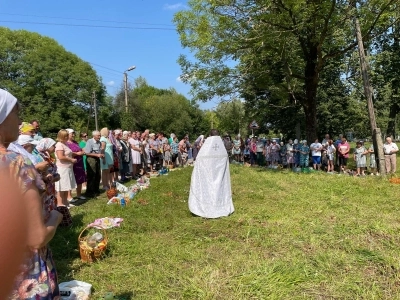 В Праздник Преображение Господне в пгт. Красная Гора и молитва о восстановлении поруганного храма в селе Медведи