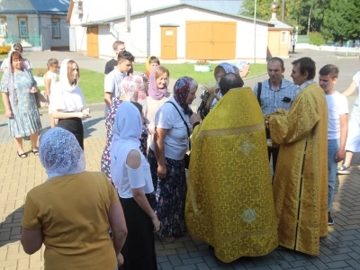 Начало нового 2023/24 учебного года в Новозыбковском благочинии ознаменовано молитвой об учащих и учащихся. Преблагий Господи, ниспосли нам благодать Духа Твоего Святаго, дарствующаго смысл и укрепляющаго душевныя наши силы, дабы, внимая преподаваемому нам учению, возросли мы Тебе, нашему Создателю, во славу, родителем же нашим на утешение, Церкви и отечеству на пользу!