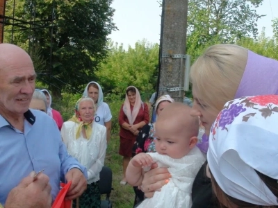 В день престольного праздника – Успения Пресвятой Богородицы, на месте строящегося храма в селе Лысые Злынковского района совершена первая Божественная литургия