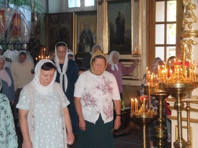 Сотрудники отделения МЧС города Новозыбкова посетили храм в день празднования иконе Божией Матери «Неопалимая Купина»