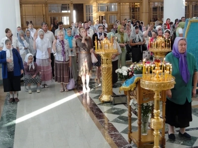 В Кафедральном соборе Брянской епархии Божественная литургия совершена духовенством Новозыбковского благочиния