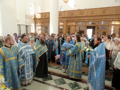 В Кафедральном соборе Брянской епархии Божественная литургия совершена духовенством Новозыбковского благочиния