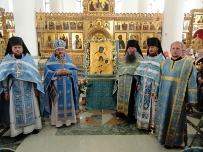 В Кафедральном соборе Брянской епархии Божественная литургия совершена духовенством Новозыбковского благочиния