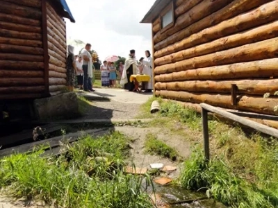 В день памяти Пророка Божия Илии совершен водосвятный Молебен на крупнейшем источнике Новозыбковского района Брянской области