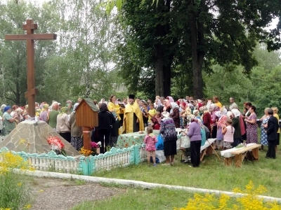 В селе Замишево Новозыбковского района совершено Молебное пение у Поклонного Креста