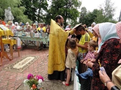 В селе Замишево Новозыбковского района совершено Молебное пение у Поклонного Креста