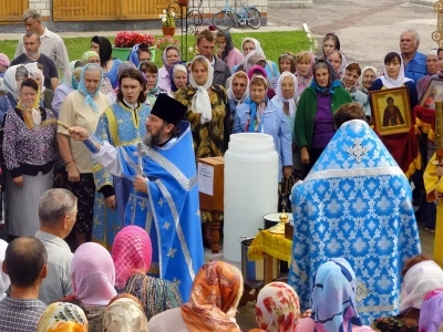 Моление ко Пресвятой Богородице пред иконою Ея, именуемой Казанская: водосвятные молебны в Новозыбковском благочинии